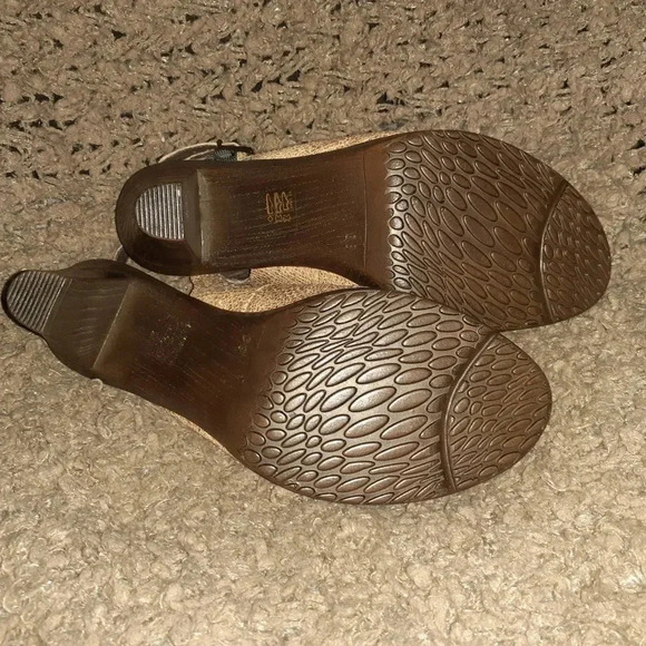 KARSTON (EMILIE KARSTON NOW)-Cracked Gold Leather Slingbacks-Sz 39-NWOB - Picture 7 of 7